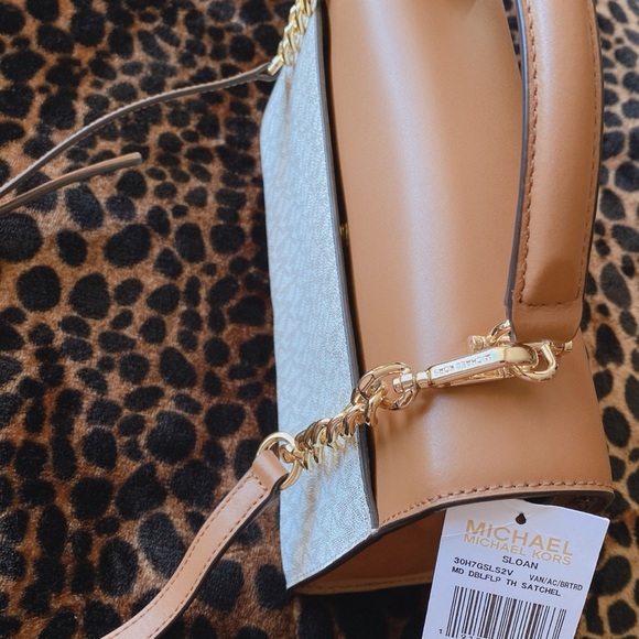 Handbags - Picture 5 of 5